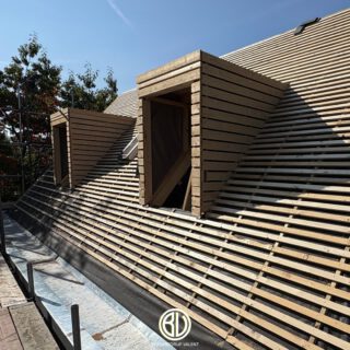 🏠 Dakkapellen!
Wist je dat wij ook compleet nieuwe maatwerk dakkapellen maken? 👷♂️
Bij Bouwbedrijf Valent uit Veldhoven leveren we dakkapellen in elke gewenste stijl en uitvoering.
Deze kunnen we zowel prefab als op locatie plaatsen 🏗️
Daarnaast is er een ruime keuze in afwerkingen – denk bijv. aan zink, trespa, hout of natuurleien. ✨
Deze woning krijgt er maar liefst drie dakkapellen bij!
#bouwbedrijfvalent #dakkapel #dakkapellen #veldhoven #maatwerk #prefab #afwerking #zink #trespa #hout #natuurleien #vakmanschap #bouwbedrijf #meerruimte #meerlicht