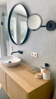 Dakopbouw in Waalre!
Bouwbedrijf Valent heeft boven deze garage een unieke, ronde dakopbouw gerealiseerd π¨π‘
Het resultaat? Een extra slaapkamer, luxe badkamer Γ©n een apart toilet erbij.
Meer ruimte, meer comfort, meer woongenot!
Volg ons voor meer toffe projecten.π·ββοΈπ₯
#dakopbouw #verbouwing #ensuitebathroom